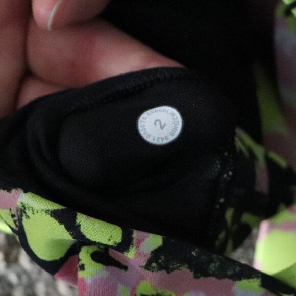 Lululemon Energy Medium Support Sz 2 Yellow Luxtreme Training Sports Bra - Picture 10 of 10